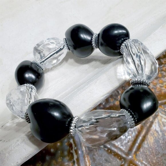 Bold Chunky Faceted Clear Lucite and Nugget Black Kukui Nut Stretch Bracelet - Picture 1 of 7